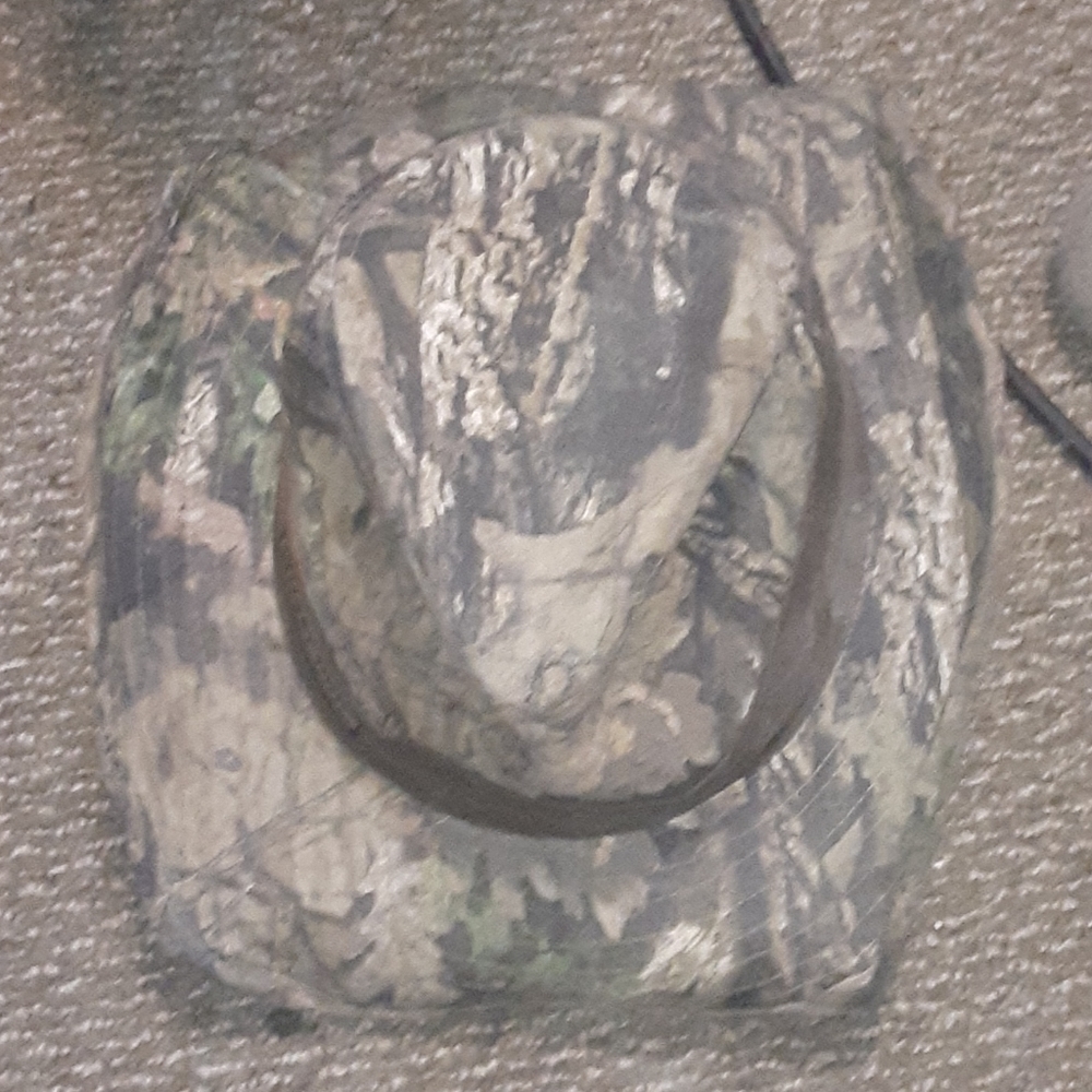 A mossy  oak cowboy  hat